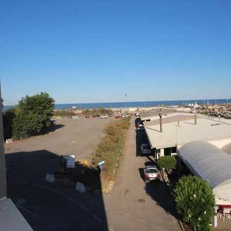 Ohana Holiday Rooms Rosolina Mare Exterior foto